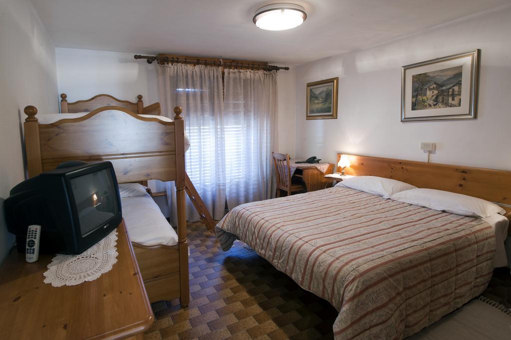 Albergo Castello Da Bonino シャンポルシェ 部屋 写真