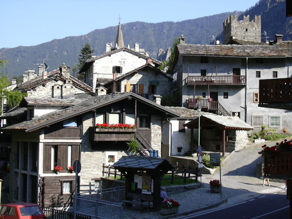 Albergo Castello Da Bonino シャンポルシェ エクステリア 写真