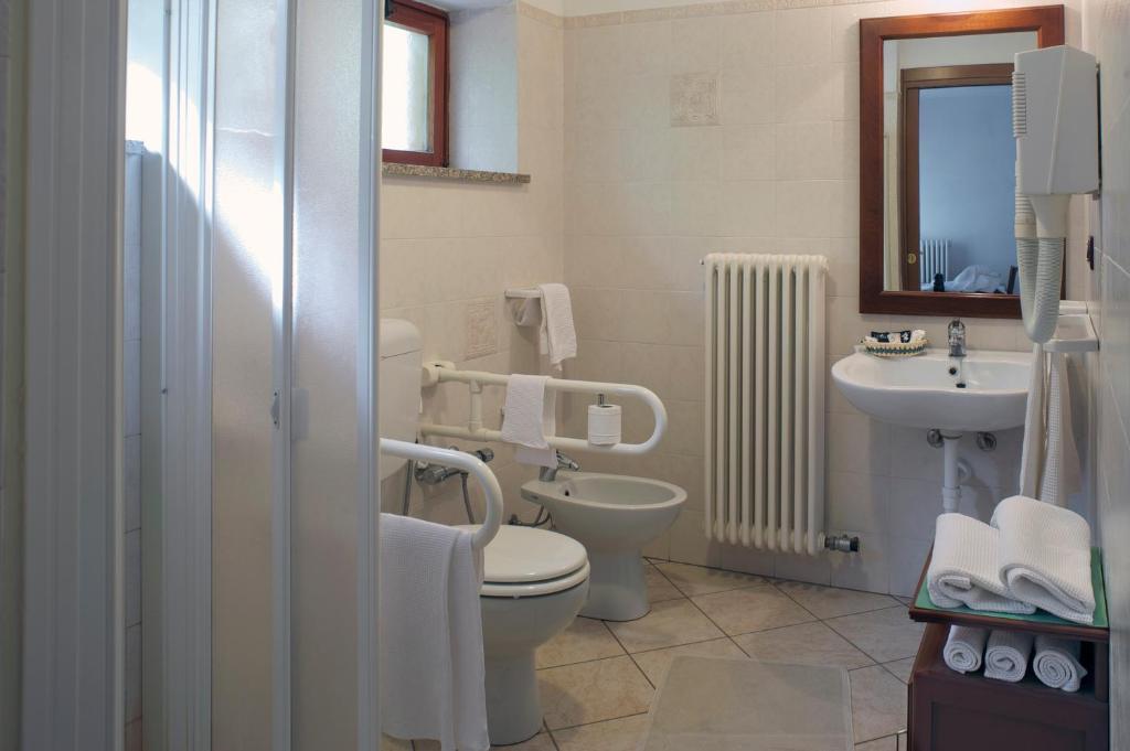 Albergo Castello Da Bonino シャンポルシェ エクステリア 写真